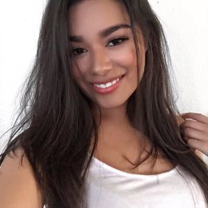 Meet your Posher, Desiree